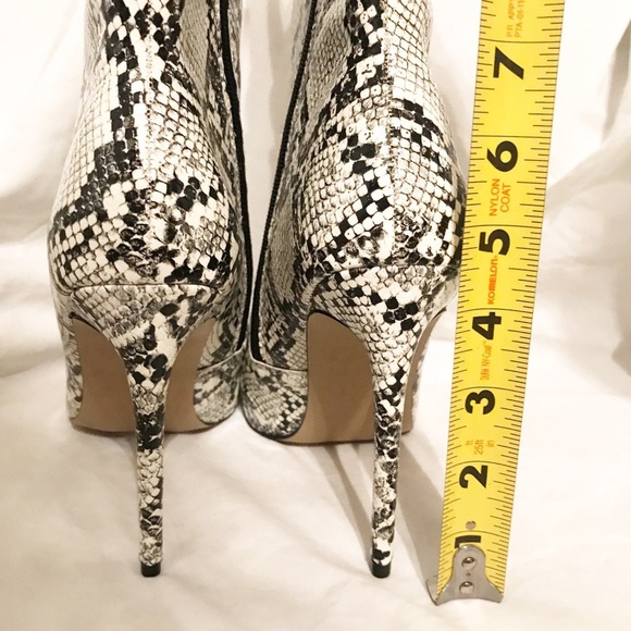 STEVE MADDEN Whimsy White black Snake Print Bootie - Picture 5 of 8